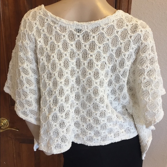 ❌SOLD!❌ Forever 21 Boho Lacey Crochet Ivory Cropped Poncho Sweater S Festival - Picture 3 of 8